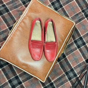 Classic Talbots loafers in bold red leather. Perfect for work, weekend, size 7